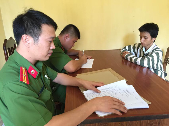 Hiếp dâm cháu gái 5 tuổi, bị bố nạn nhân bắt quả tang