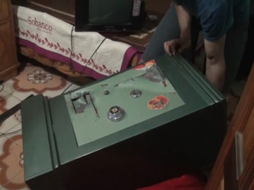 Phá két sắt trộm vàng trả tiền thua cá độ bóng đá