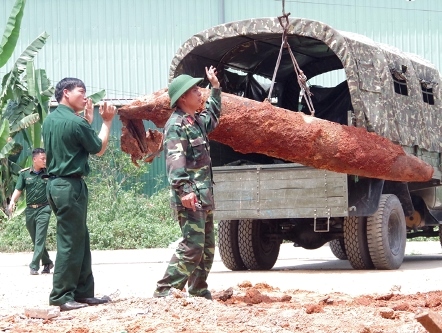 Quả bom 500kg trong đất nhà dân
