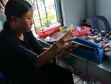 Bà chủ của 1 000 gói cỏ Mỹ chứa trong nhà bị bắt