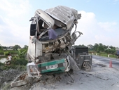 Tai nạn giao thông nghiêm trọng ở Hà Nam làm hai tài xế tử vong