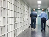 Trại giam cấp búp bê tình dục cho tù nhân nam