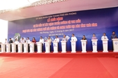 Thủ tướng Nguyễn Xuân Phúc nhấn nút khởi công dự án tuyến đường bộ ven biển
