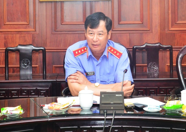 Đồng chí Trần Công Phàn, Phó Viện trưởng VKSNDTC phát biểu tại cuộc họp 