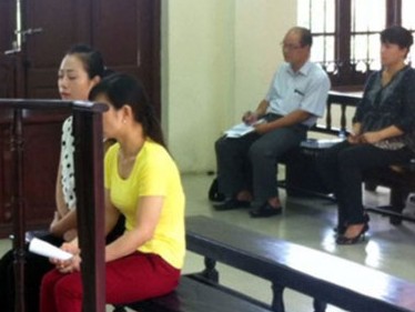 Hai bảo mẫu vô ý làm trẻ 1 tuổi tử vong sau khi ăn cháo lĩnh án