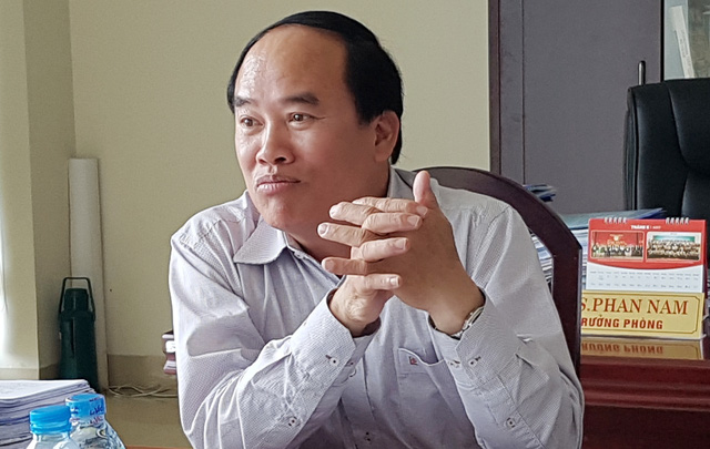 Ông Phan Nam, Trưởng phòng GD-ĐT TP Huế trao đổi với PV Dân trí về việc dự định thu tiền trái tuyến vào các trường ở Huế.