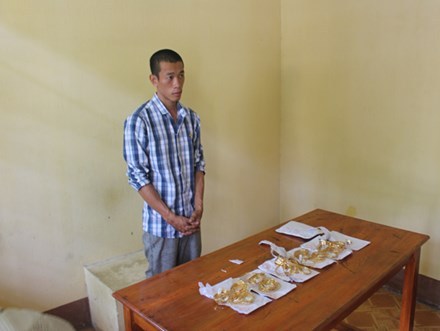 Cắt mái tôn tiệm vàng, đột nhập lấy đi 15 lượng vàng