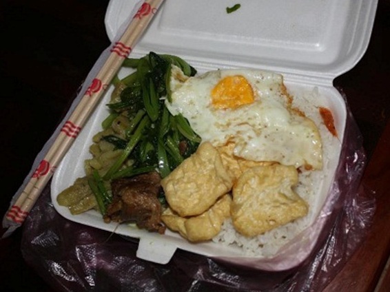 Đồ nhựa tiện dụng Dùng một lần, hại cả đời