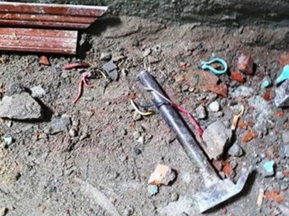 Sửa nhà trong huyện ủy, 3 thợ bị điện giật thương vong