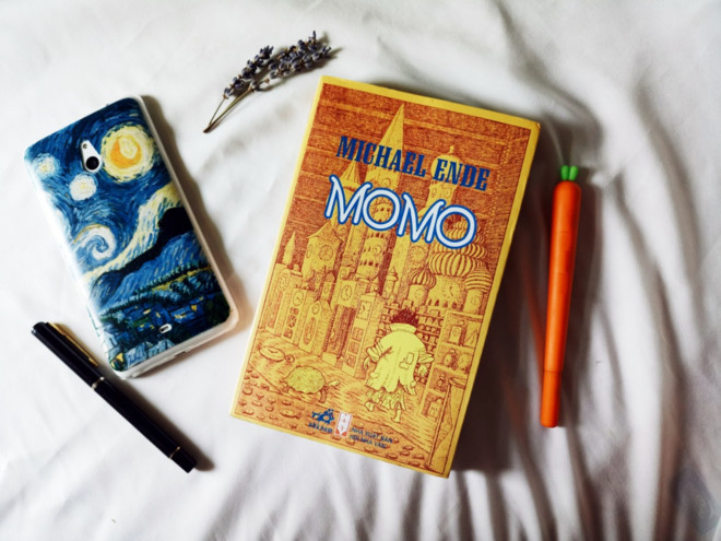  Tác phẩm Momo của Michael Ende. 