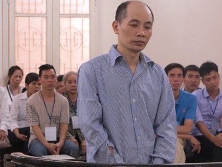 Hàng chục người khốn khổ vì dính bẫy giám đốc lừa