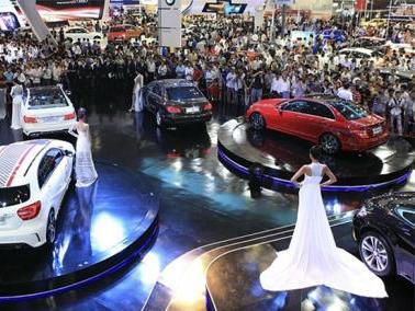 Ôtô giảm giá cực mạnh, dân Việt khoanh tay chờ như Campuchia