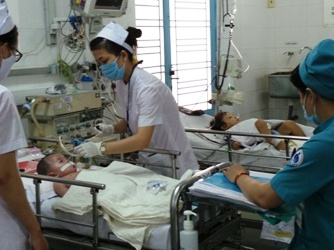 Bệnh sốt xuất huyết tăng theo tay chân miệng