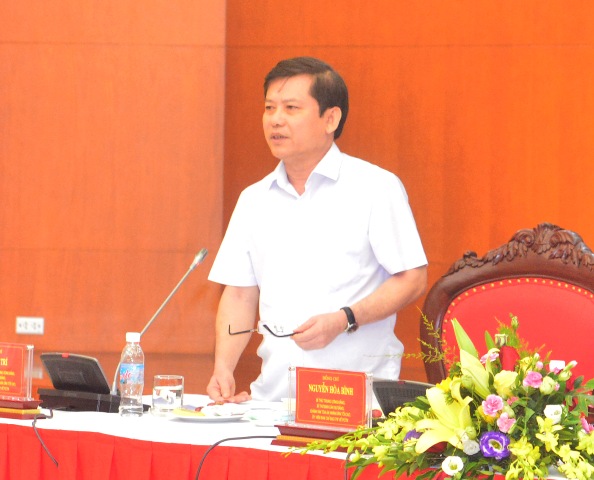 Đồng chí Lê Minh Trí, Ủy viên Trung ương Đảng, Viện trưởng VKSNDTC, Ủy viên Ban Chỉ đạo Trung ương về PCTN phát biểu tại Hội nghị