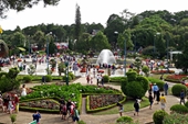 Lâm Đồng Du khách tới Vườn hoa Đà Lạt tăng đột biến