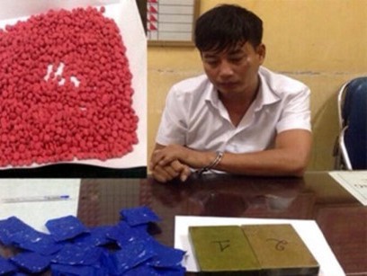 Trinh sát đón lõng tóm gọn đối tượng mang gần 4 000 viên ma túy