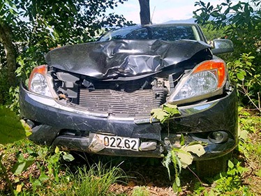 Xe bán tải tông 2 thiếu nữ, một người chết