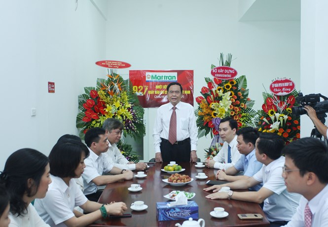 Phó Chủ tịch - Tổng Thư ký UBTƯ MTTQ Việt Nam Trần Thanh Mẫn đánh giá: Trải qua 16 năm hình thành và phát triển, Tạp chí Mặt trận đã thực hiện tốt nhiệm vụ chính trị được giao.