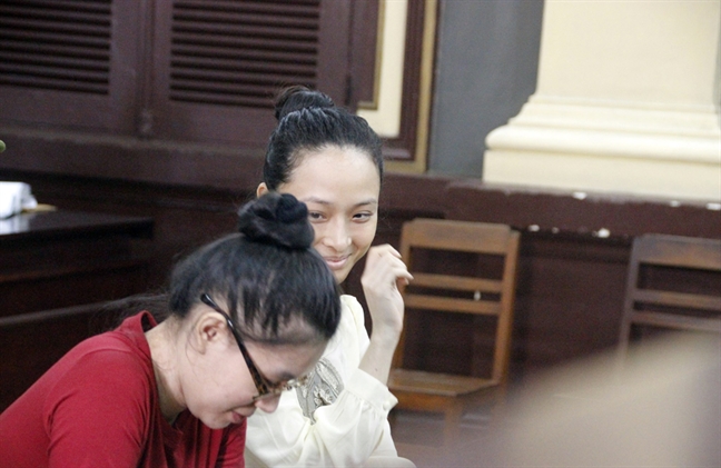 Vụ hoa hậu Phương Nga Bị cáo tươi cười vì có cơ hội lật kèo