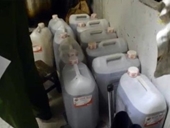 Bắt giữ cơ sở sản xuất hàng ngàn chai dầu ăn bẩn tại TPHCM