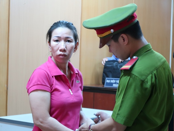 Âm thầm đặt camera phát hiện người giúp việc trộm 700 triệu đồng