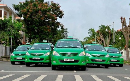  Đứng trước làn sóng ứng dụng công nghệ đặt xe dưới 9 chỗ, Taxi Mai Linh buộc phải chuyển mình.