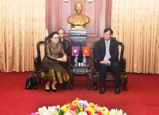 Phó Viện trưởng VKSNDTC Trần Công Phàn tiếp Chủ nhiệm Ủy ban Tư pháp của Quốc hội Lào Bouakham Thipphavong