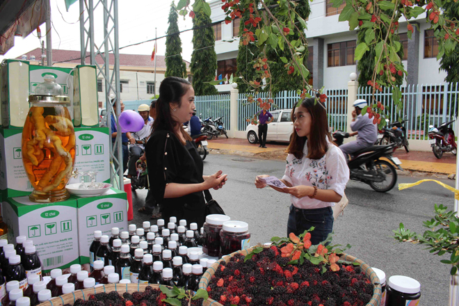 Sản phẩm dâu tằm Mỹ Khánh thu hút khách