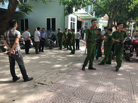 Bảo vệ bệnh viện bị bố bệnh nhân đâm nhiều nhát vào ngực