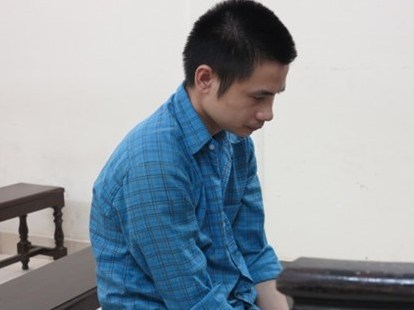 Rút thẻ Công an giả khi bán tang vật phạm pháp