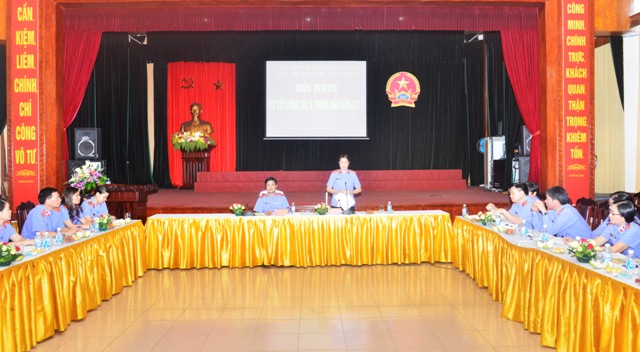 Phó Viện trưởng VKSNDTC Nguyễn Thị Thủy Khiêm phát biểu tại Hội nghị sơ kết công tác 6 tháng đầu năm 2017 của Cục 3 