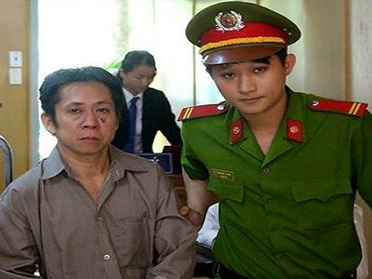 Đâm bạn của chủ nợ vì bị đòi nợ