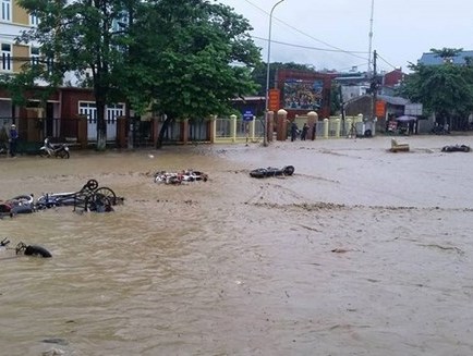 Mưa lớn khắp Bắc bộ, đã có 13 người thiệt mạng