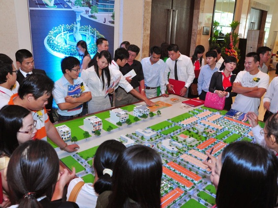 Cò nhà, môi giới địa ốc hết thời làm giá dự án