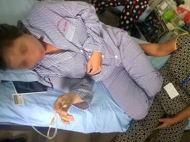 Vợ tố bị chồng đổ thuốc diệt chuột vào miệng