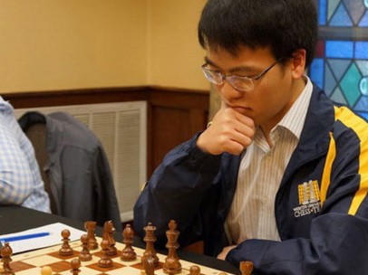 Quang Liêm bị cầm hoà trước đối thủ đứng bét bảng