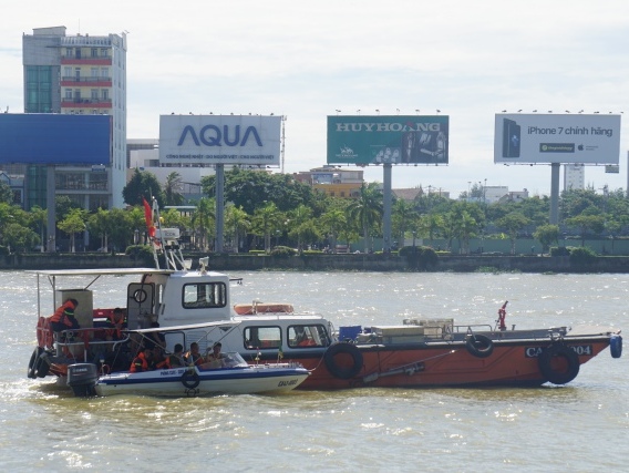 Nhảy xuống sông cứu người, một nam thanh niên mất tích