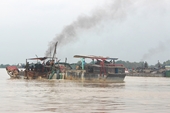 Lại phát hiện ghe khai thác cát lậu trên sông Đồng Nai