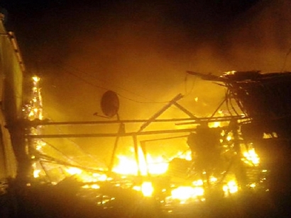 Hỏa hoạn trong đêm thiêu rụi hoàn toàn 2 căn nhà