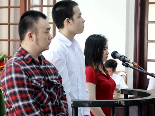 Tạt axít nữ sinh ở Sài Gòn, cô gái đổ tội cho người yêu