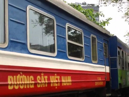 Trực ban ngủ quên, hai tàu hỏa suýt đâm nhau