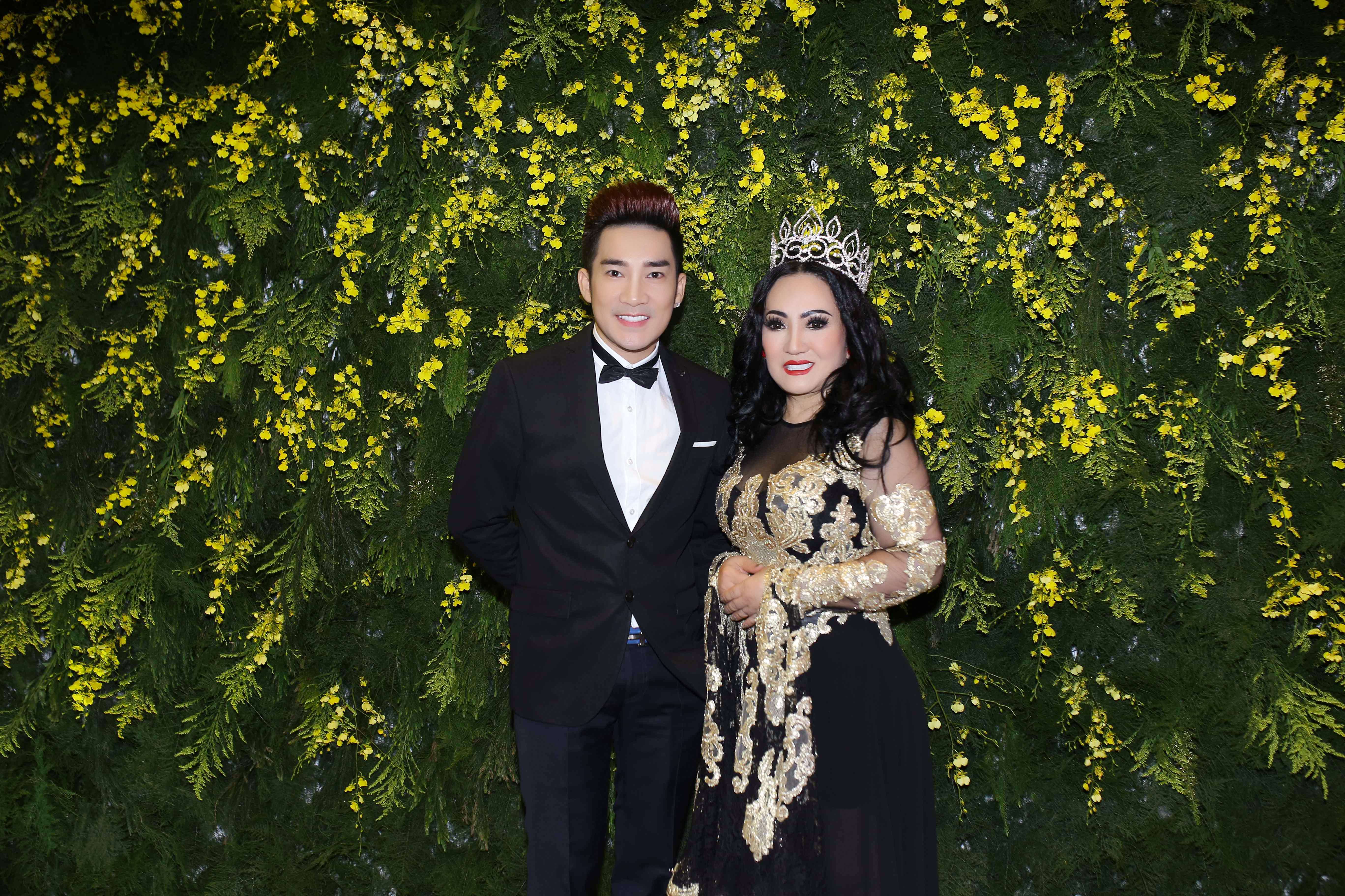 Quang Hà lịch lãm hội ngộ chúc mừng nữ doanh nhân Lee Lee Nguyễn