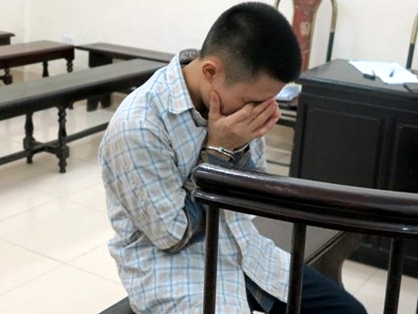 Hà Nội Làm chuyện người lớn với bé gái 13 tuổi rồi chiếm đoạt xe máy