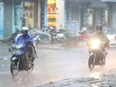 Hà Nội mưa giông đến cuối tuần