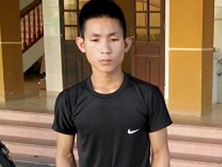 Dí dao, cướp xe SH của người đi đường