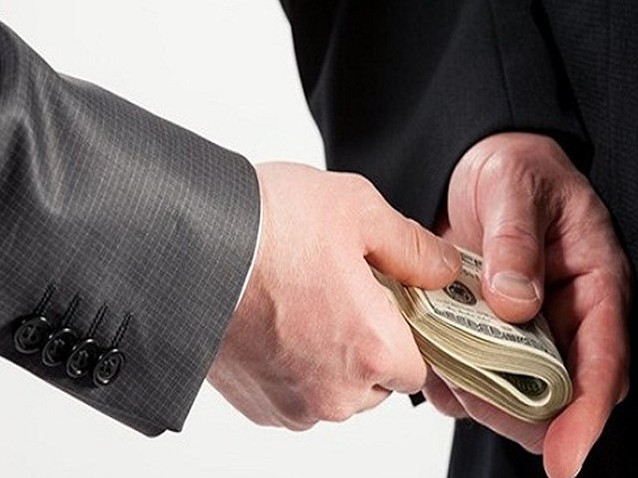 Chánh án nhận hối lộ bị khởi tố