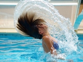 Clo trong nước bể bơi ảnh hưởng đến sức khỏe như thế nào