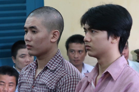 Anh em hung hăng đâm chết lái xe cứu hộ trong đêm