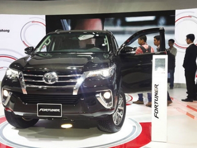 Khách mua thờ ơ dù ôtô giảm giá sâu