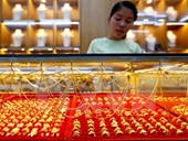 Giá vàng tại châu Á trượt khỏi mức đỉnh của hơn hai tháng